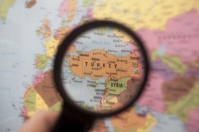 Türkei - Lupe - bearbeitet - iStock-492682255 Türkei